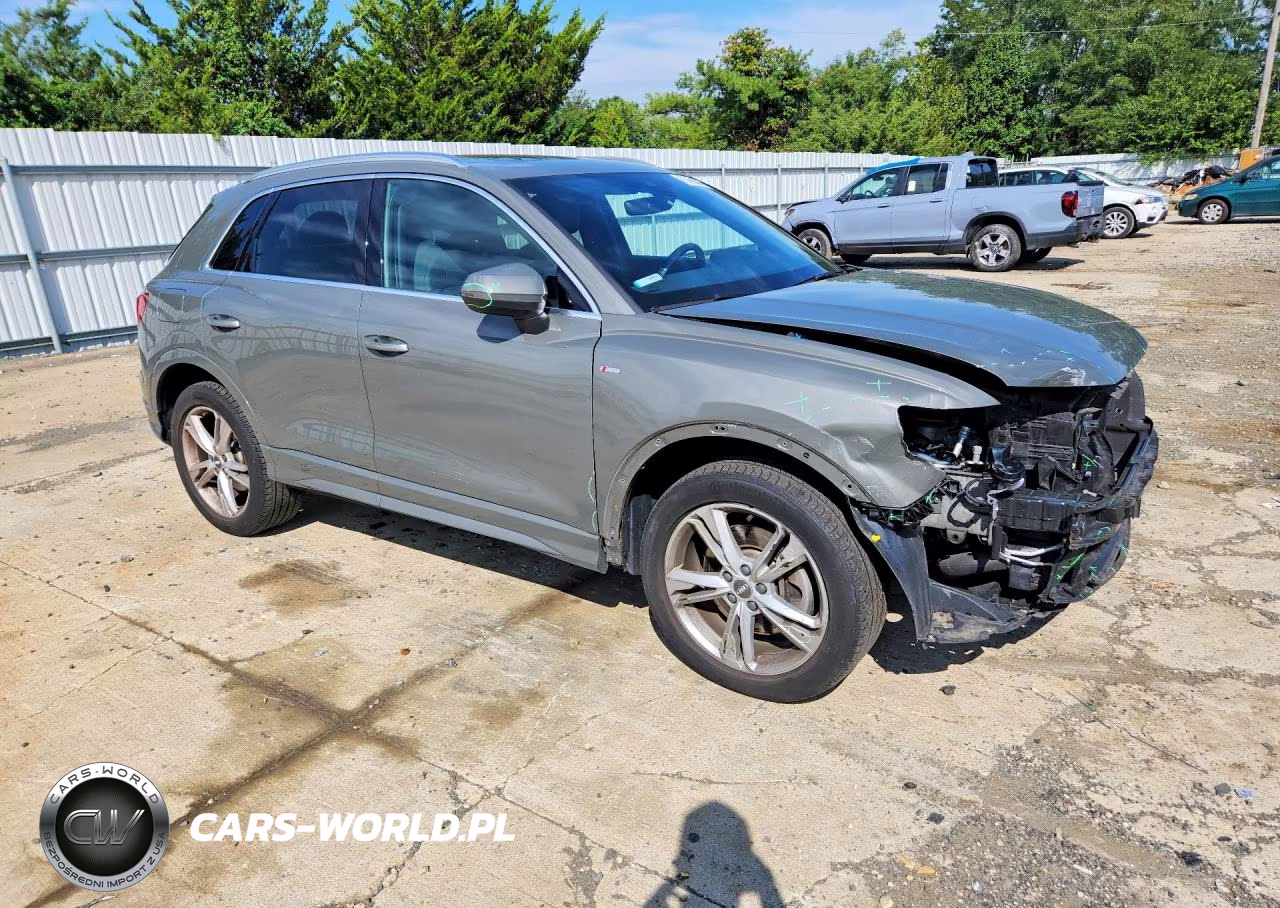 2020 Audi Q3 Premium S Line VIN:WA1DECF38L1057917 - 4