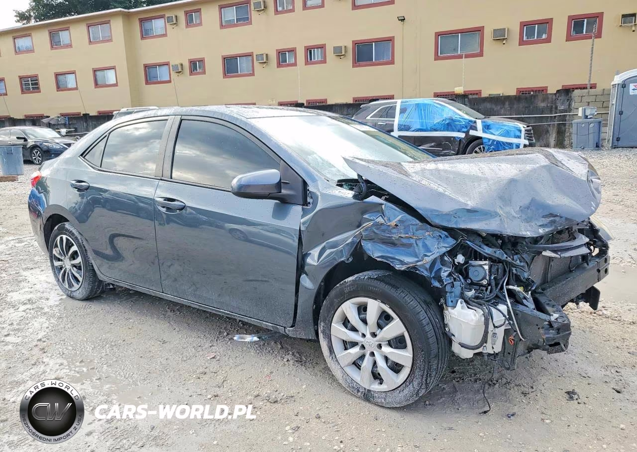 2015 Toyota Corolla Le VIN:2T1BURHE2FC456842 - 4