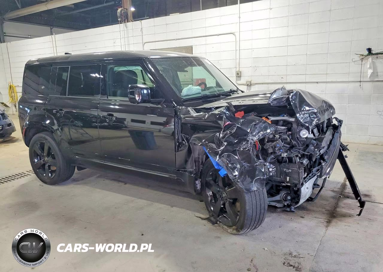 2024 Land Rover Defender 110 VIN:SALEBEEEXR2258134 - 4