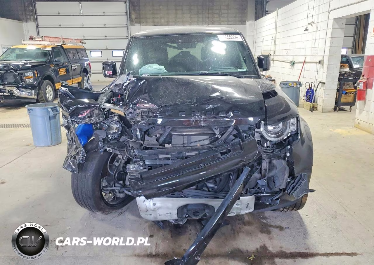 2024 Land Rover Defender 110 VIN:SALEBEEEXR2258134 - 5