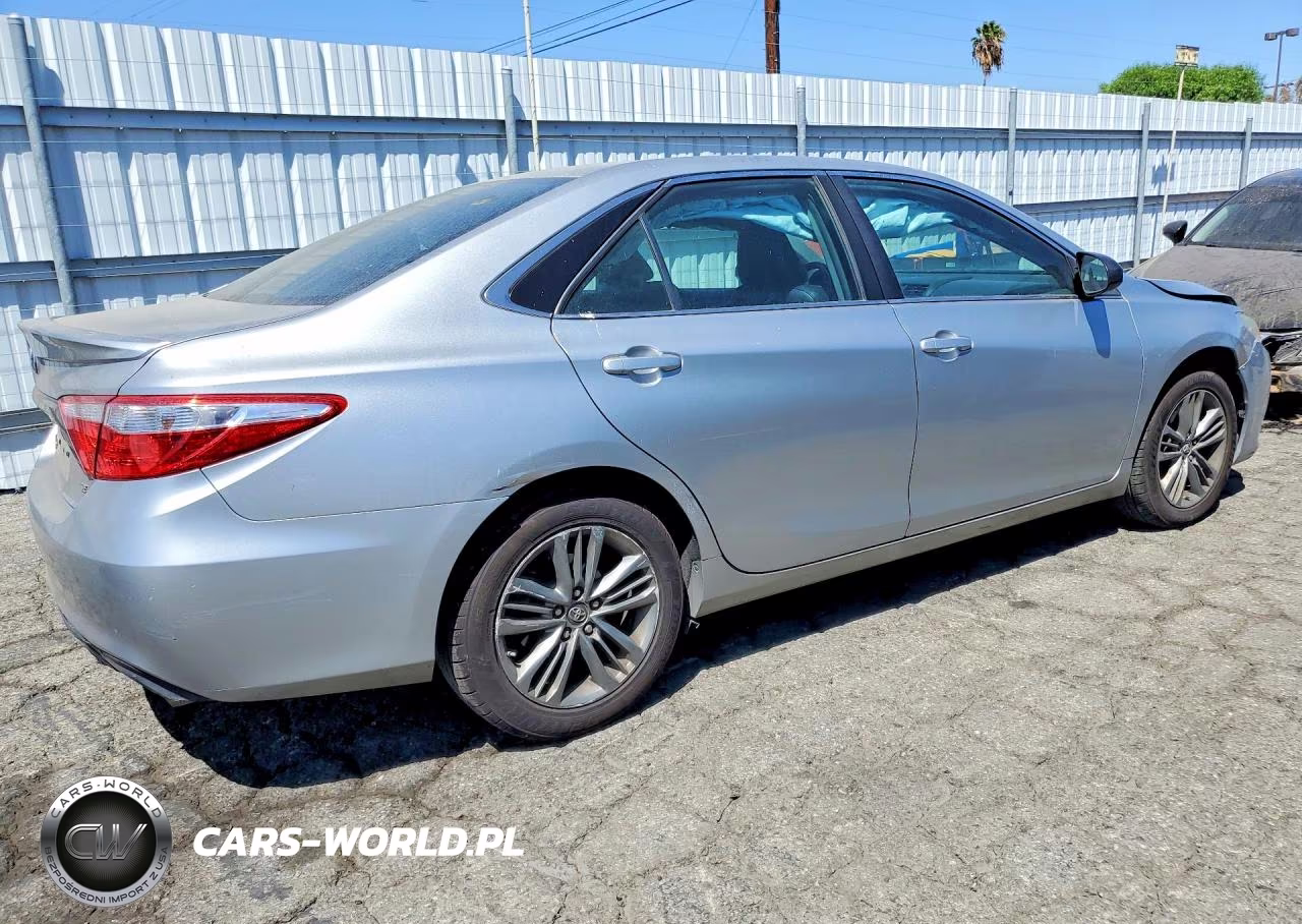 2017 Toyota Camry Se VIN:4T1BF1FK9HU340057 - 3