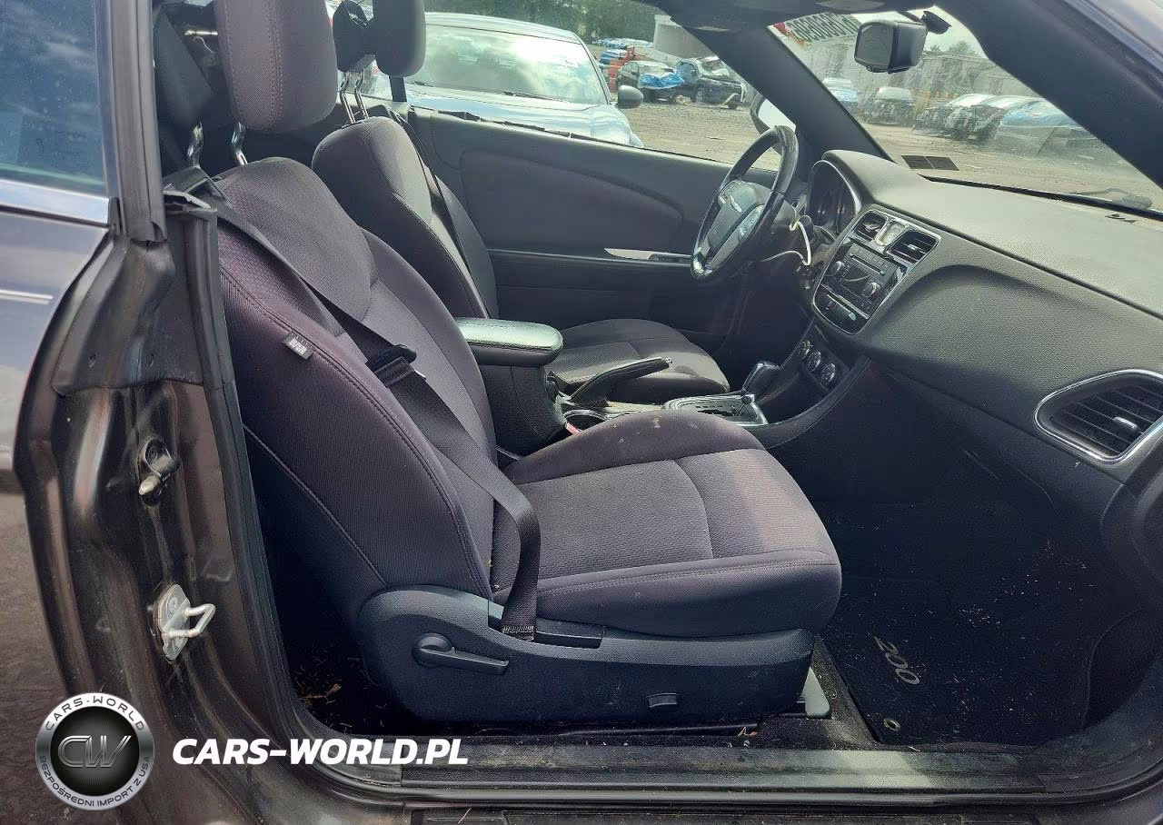 2014 Chrysler 200 Touring VIN:1C3BCBEG1EN163952 - 10