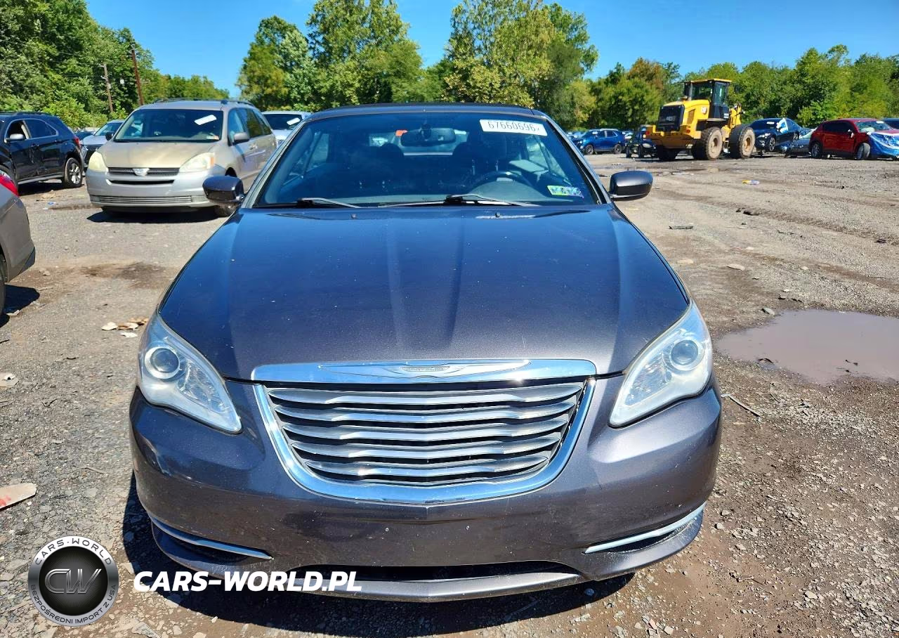 2014 Chrysler 200 Touring VIN:1C3BCBEG1EN163952 - 5