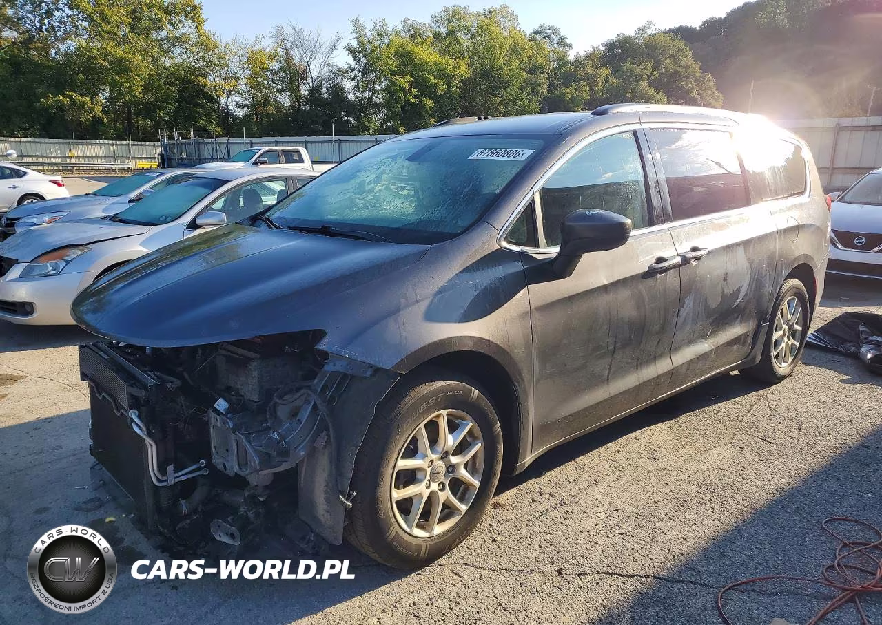 2021 Chrysler Voyager Lxi – zdjęcie 1 z 13