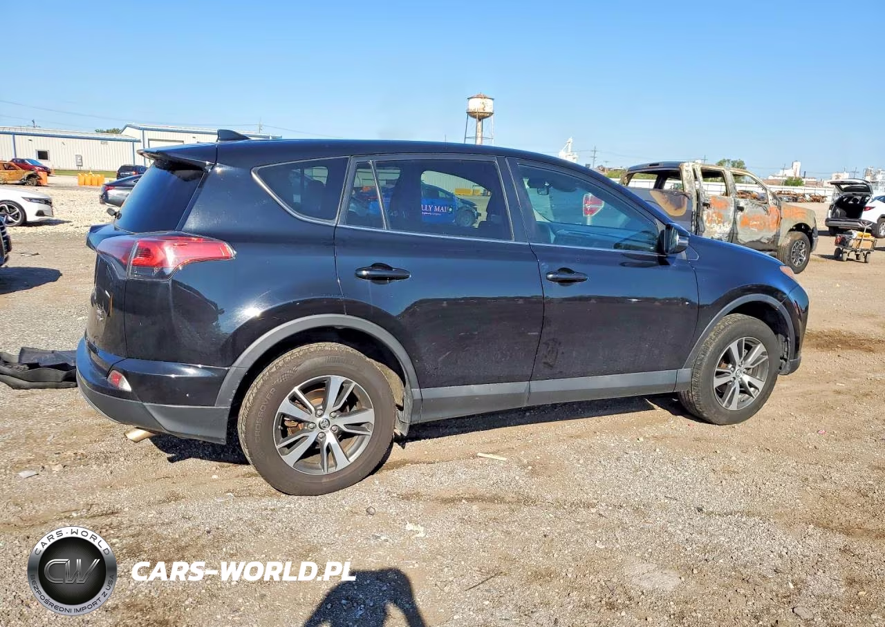 2018 Toyota Rav4 Xle VIN:2T3RFREV7JW704997 - 3