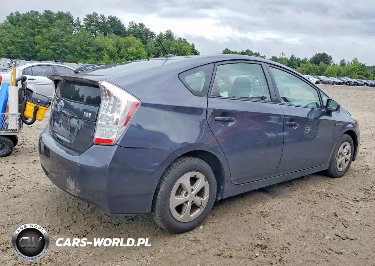 2011 Toyota Prius Two VIN:JTDKN3DU2B5364905 - 3