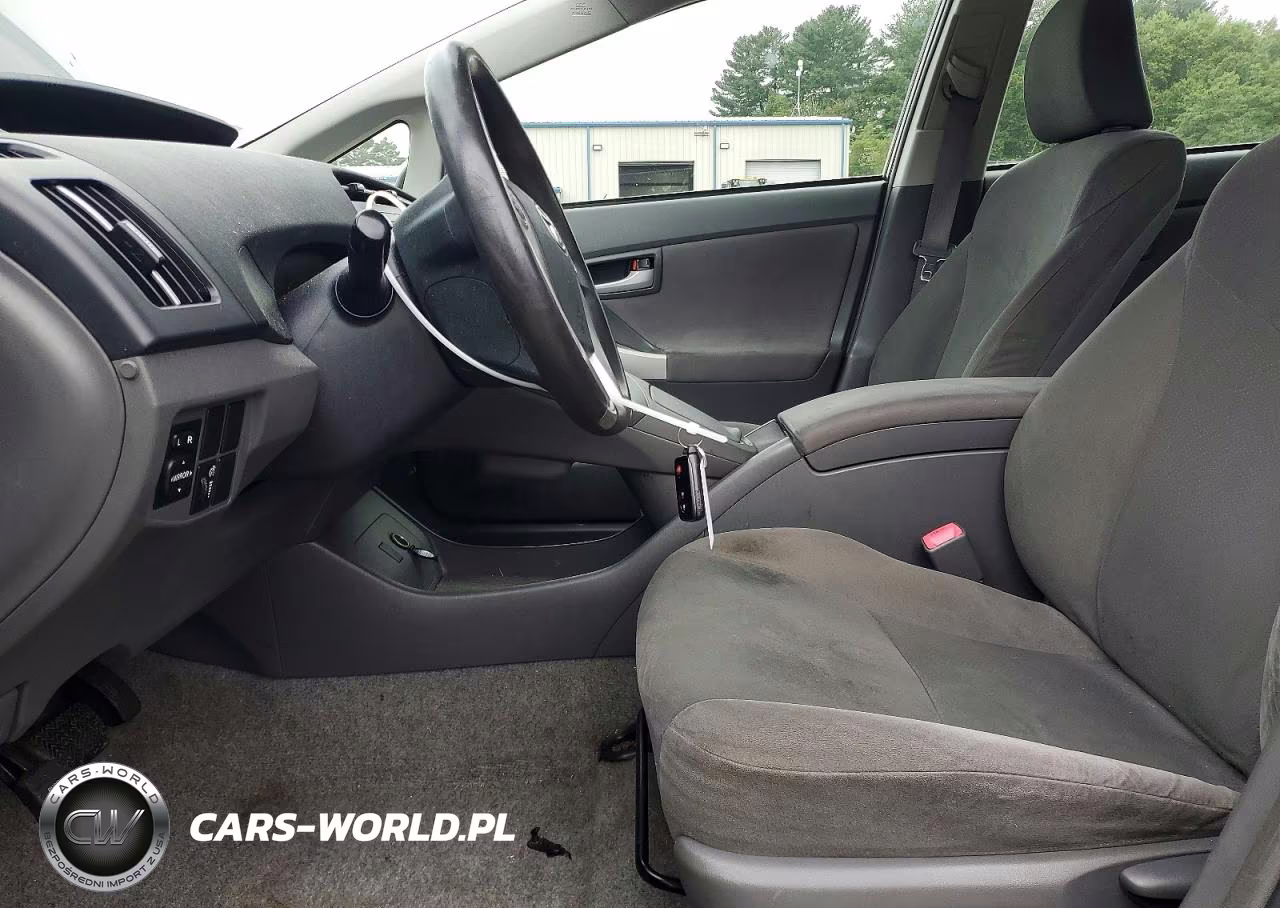 2011 Toyota Prius Two VIN:JTDKN3DU2B5364905 - 7
