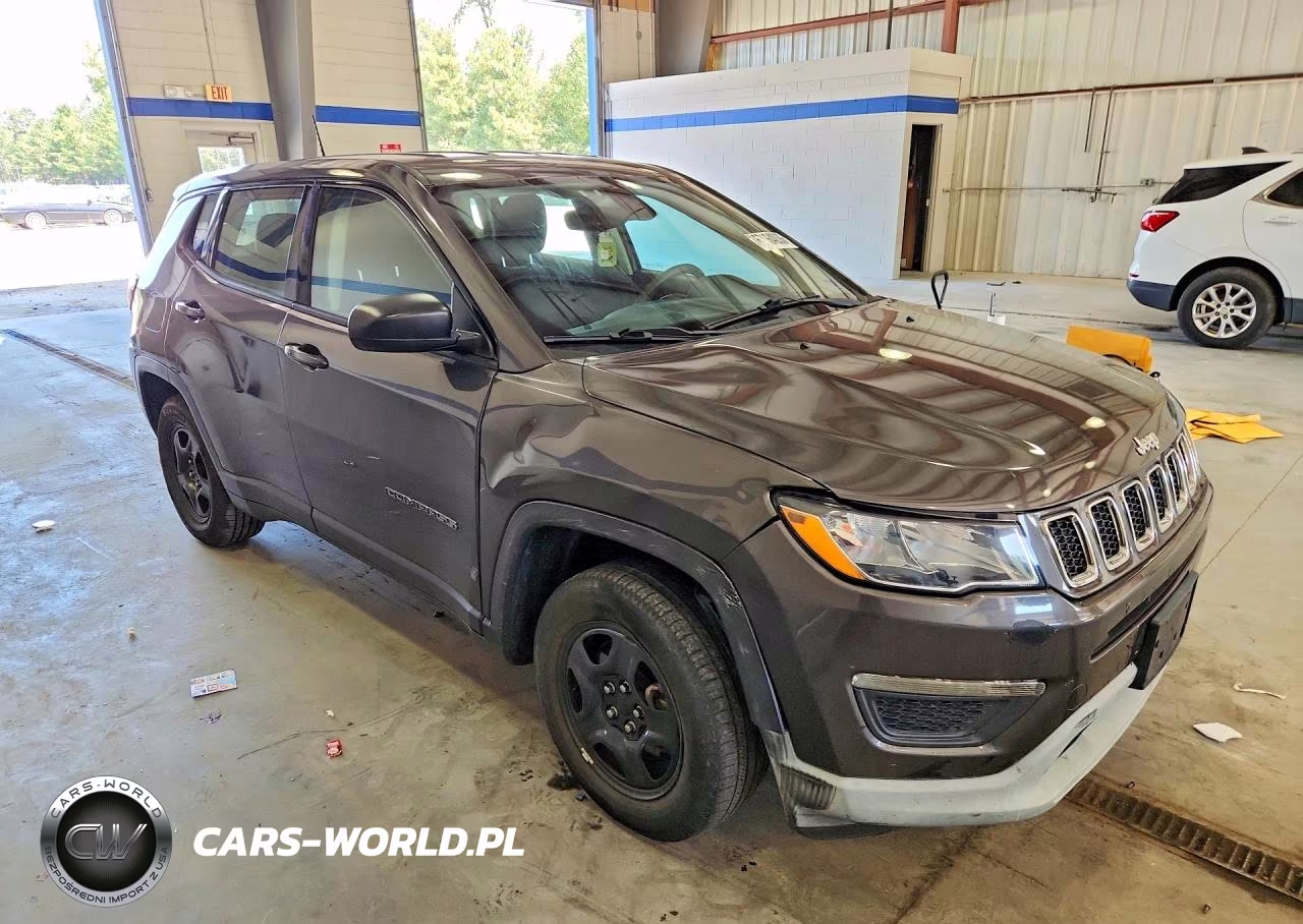 2018 Jeep Compass Sport VIN:3C4NJCAB9JT318868 - 4