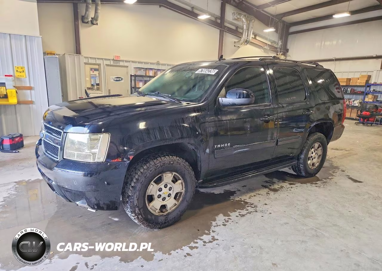 2011 Chevrolet Tahoe C1500 Ls VIN:1GNSCAE03BR101649 - 1