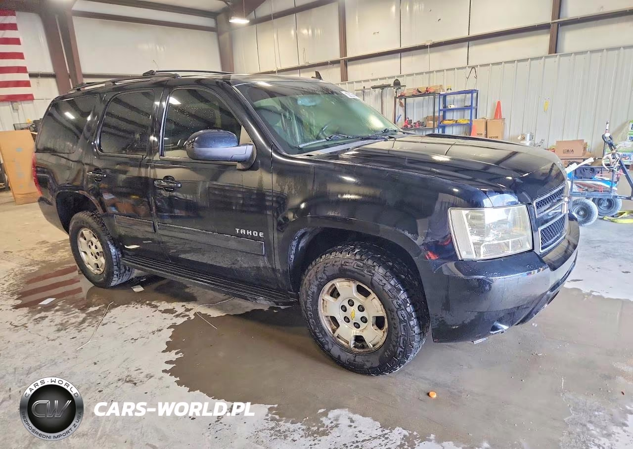 2011 Chevrolet Tahoe C1500 Ls VIN:1GNSCAE03BR101649 - 4