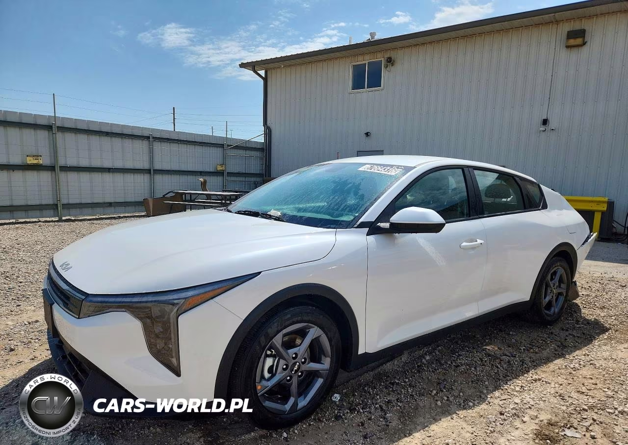 2026 Kia K4 Lxs