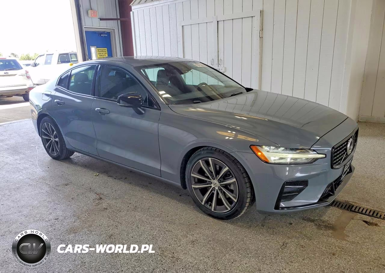 2022 Volvo S60 B5 Momentum VIN:7JRL12FZ0NG189079 - 4