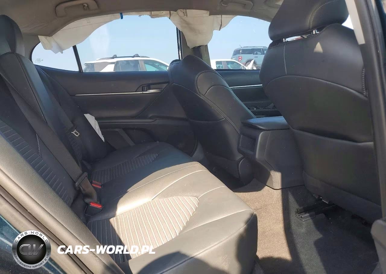 2020 Toyota Camry Se VIN:4T1G11AK4LU970136 - 10