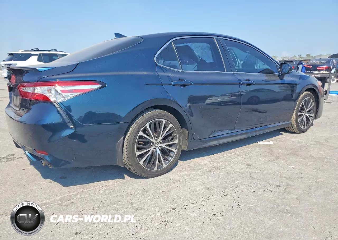 2020 Toyota Camry Se VIN:4T1G11AK4LU970136 - 3
