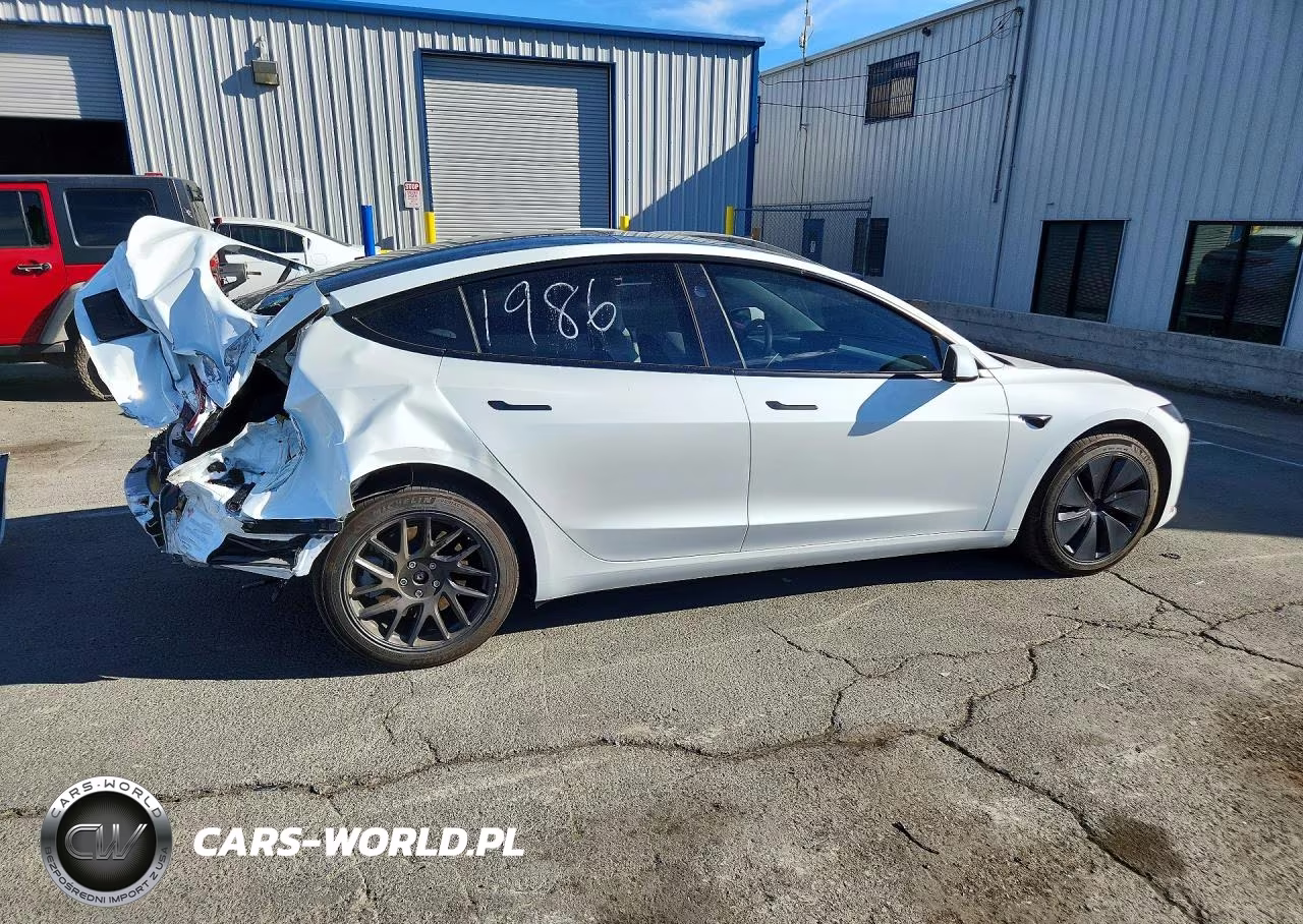 2024 Tesla Model 3 VIN:5YJ3E1EA6RF847125 - 3