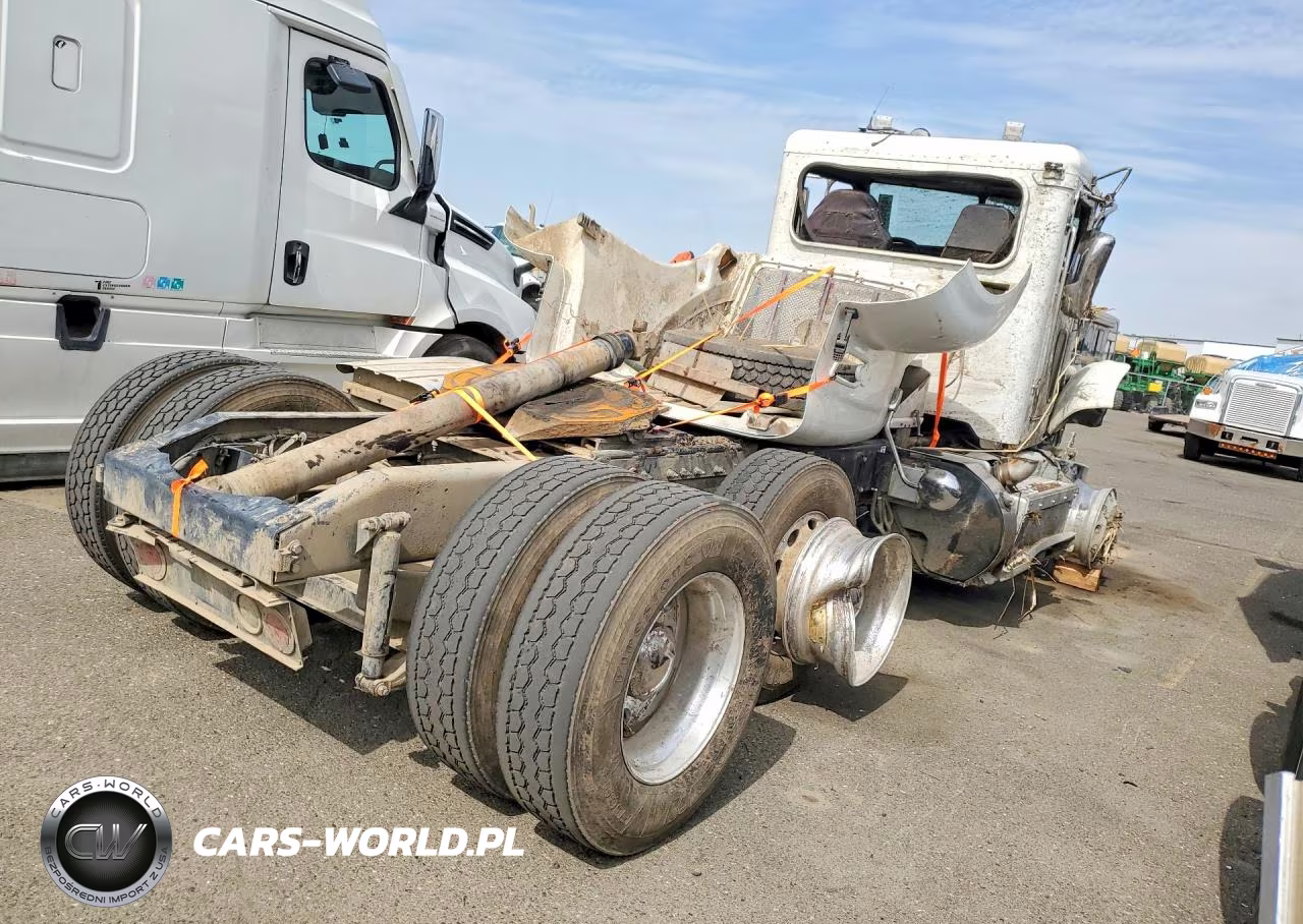 2012 Peterbilt 384 Semi Truck VIN:1XPVDP9X5CD165475 - 3