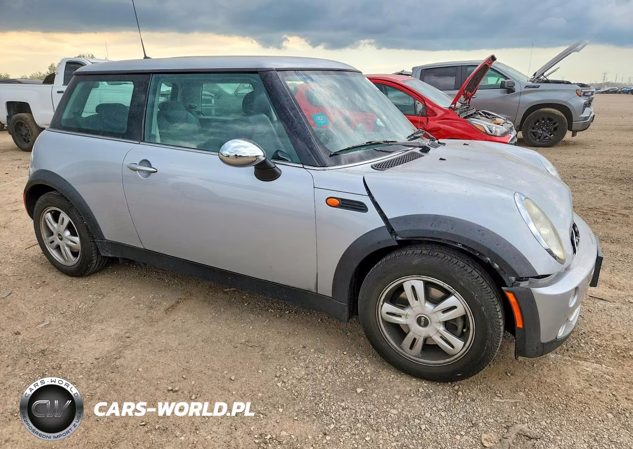 2006 Mini Cooper VIN:WMWRC335X6TK18328 - 4