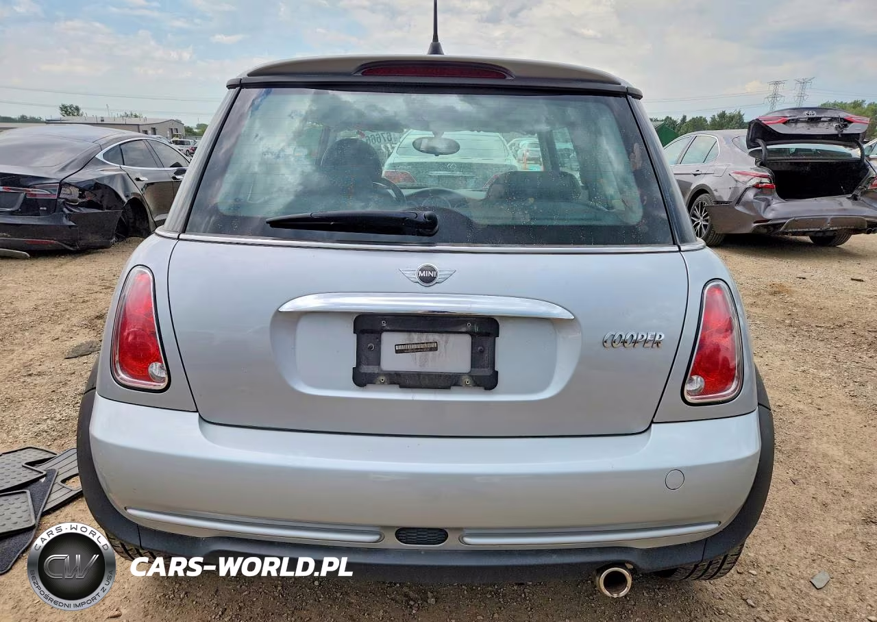 2006 Mini Cooper VIN:WMWRC335X6TK18328 - 6