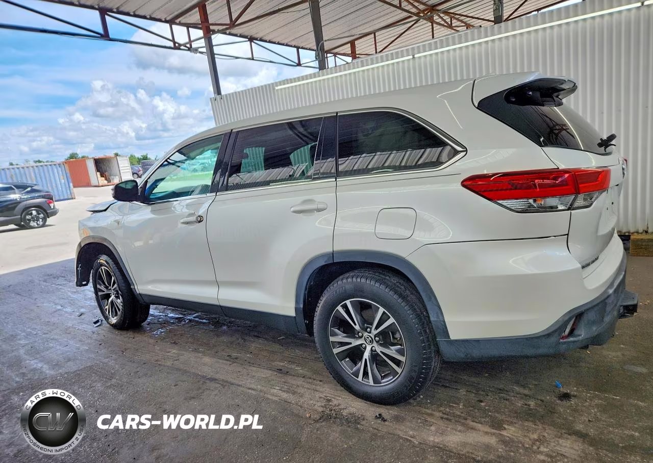2019 Toyota Highlander Le Plus VIN:5TDZZRFH9KS300764 - 2