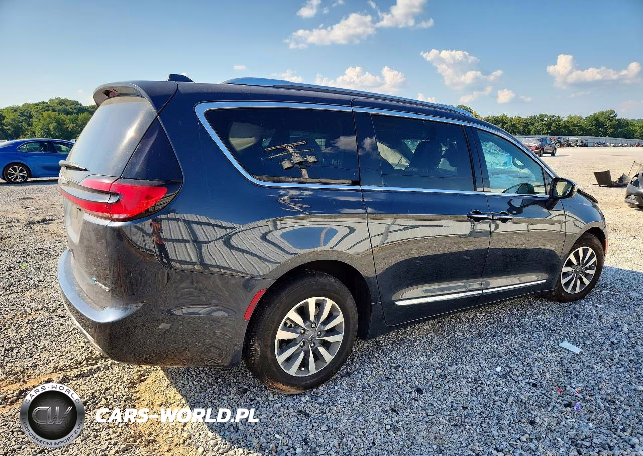 2021 Chrysler Pacifica Hybrid Limited VIN:2C4RC1S70MR563057 - 3