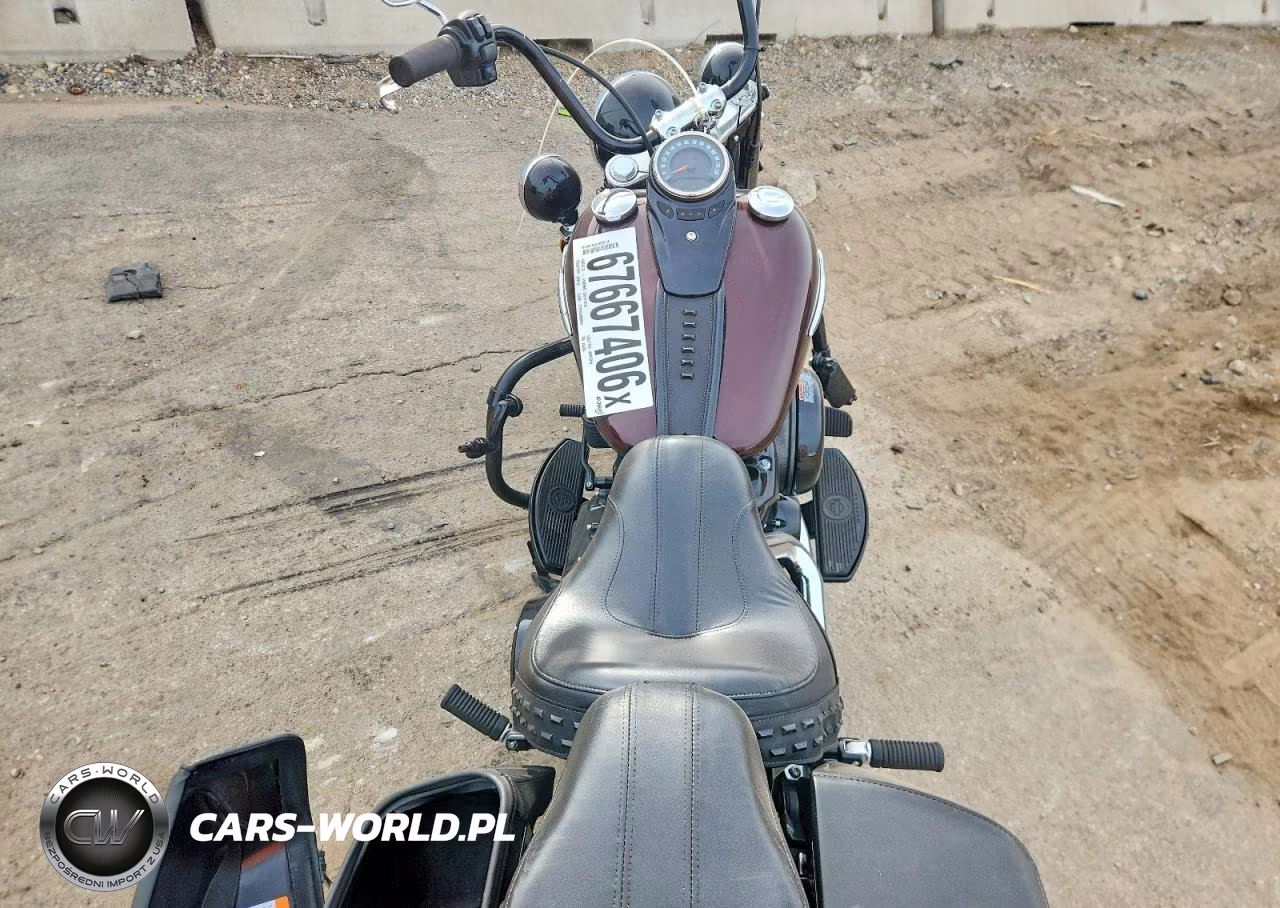 2018 Harley-Davidson Flhc Heritage Classic VIN:1HD1YAJ18JC054204 - 6