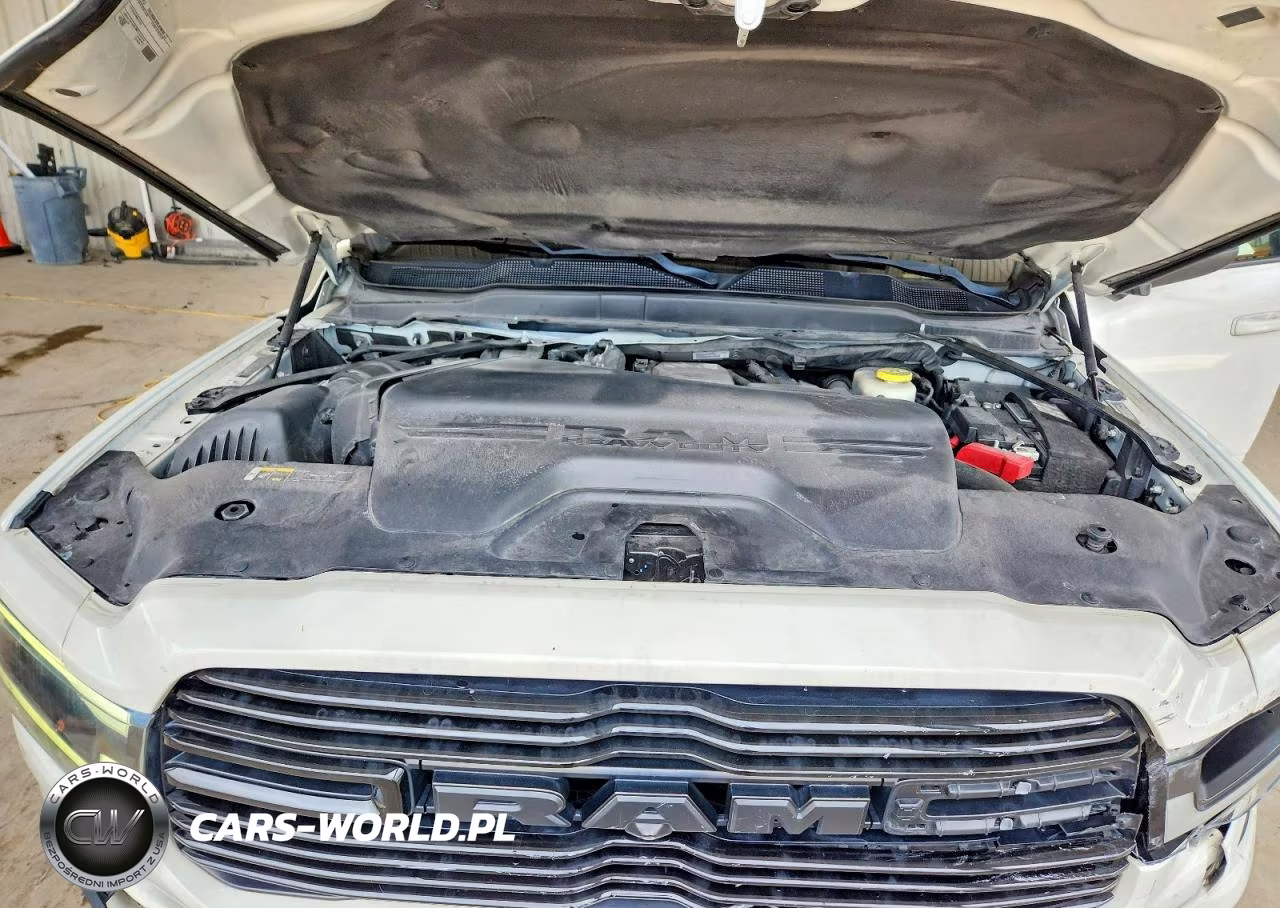 2020 Ram 2500 Laramie VIN:3C6UR5FL7LG193616 - 11