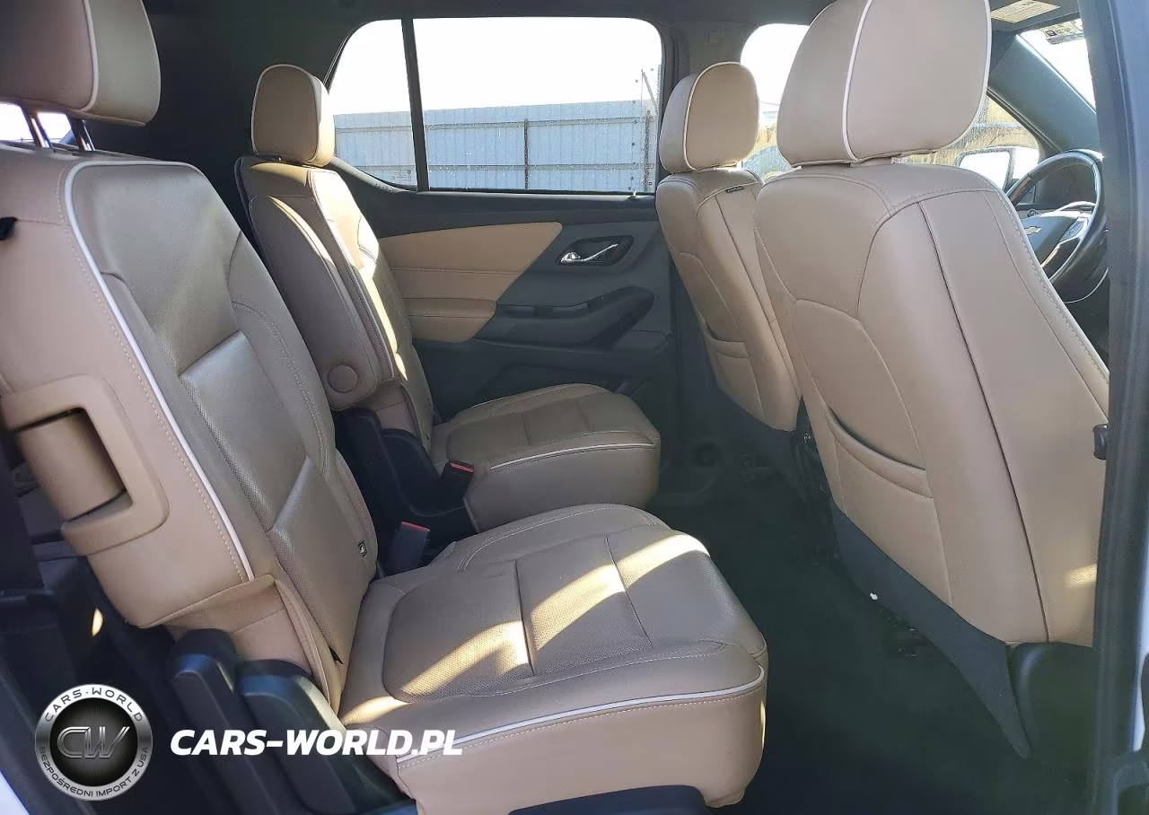 2022 Chevrolet Traverse Premier VIN:1GNERKKW2NJ189445 - 11