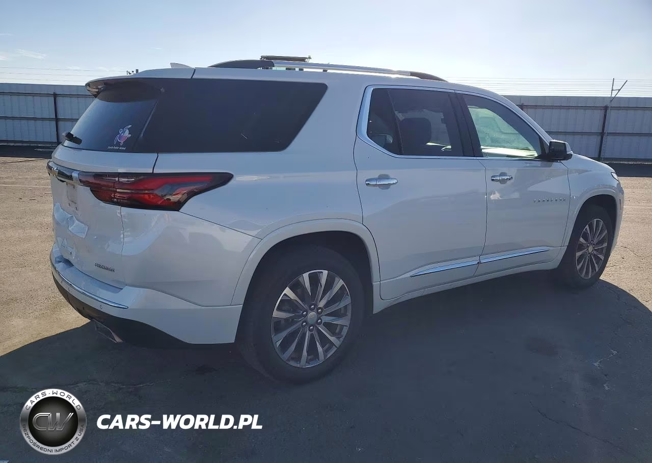 2022 Chevrolet Traverse Premier VIN:1GNERKKW2NJ189445 - 3