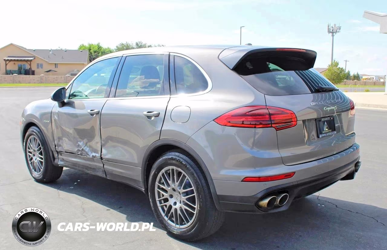 2015 Porsche Cayenne E-Hybrid S VIN:WP1AE2A29FLA52010 - 4