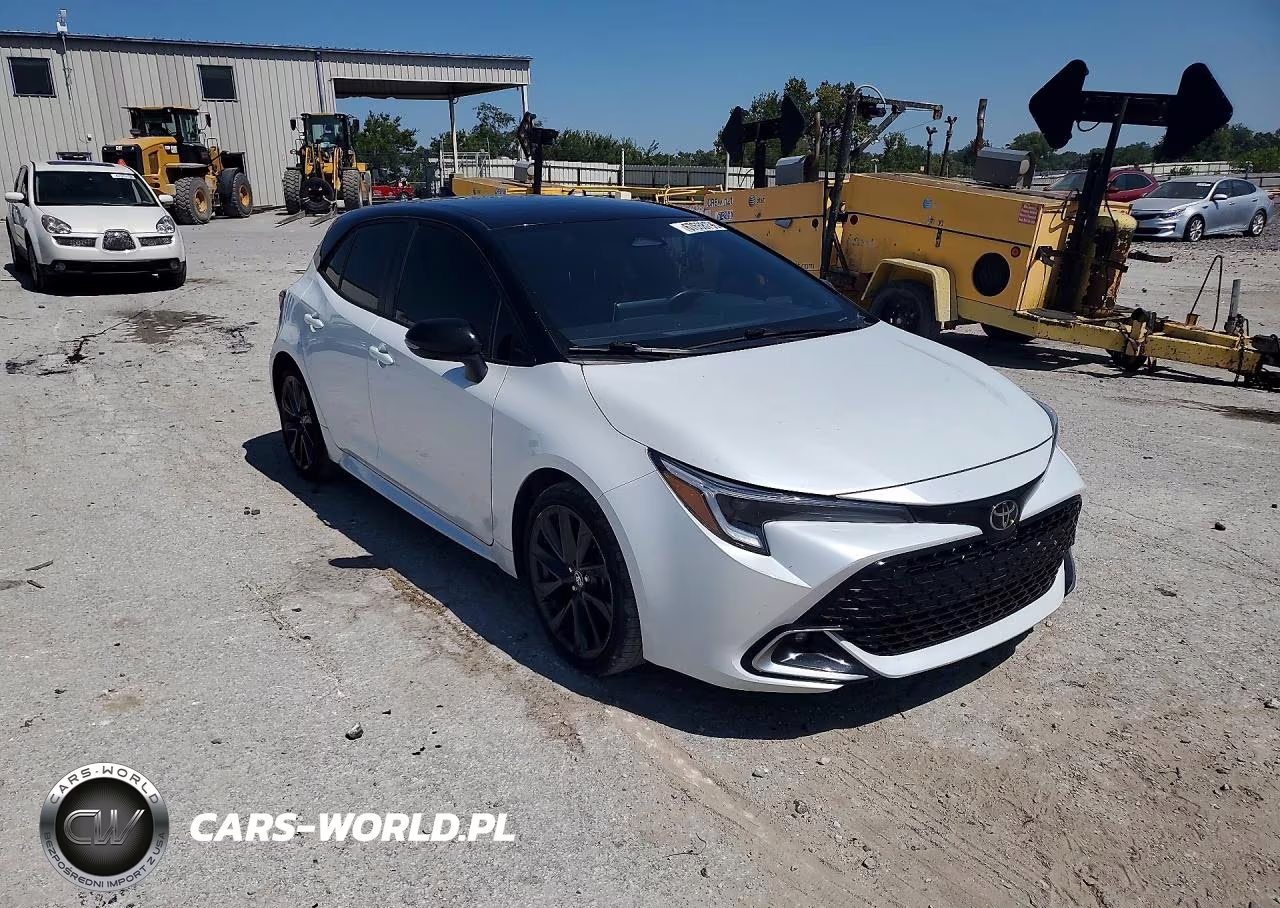 2024 Toyota Corolla Xse VIN:JTNC4MBE2R3221849 - 4