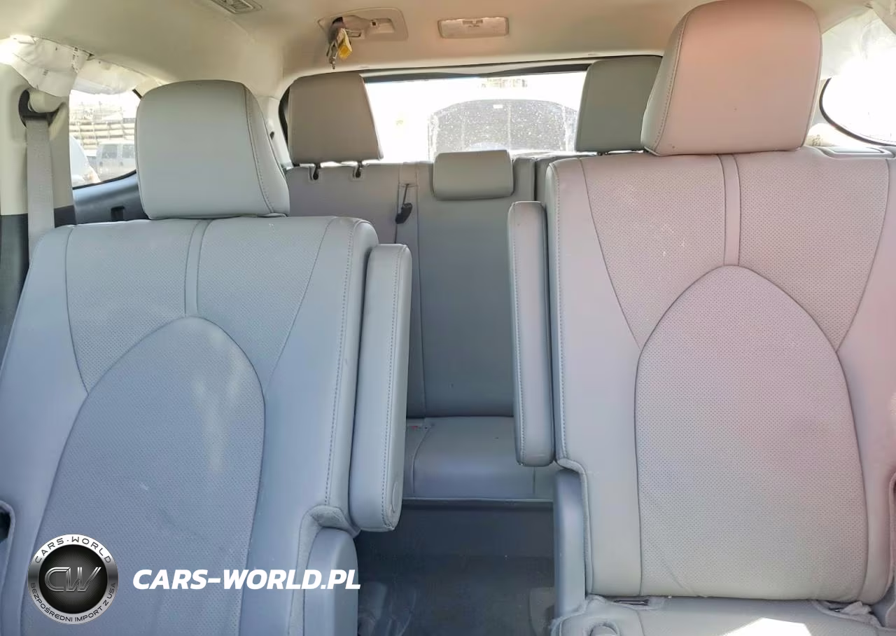 2025 Toyota Highlander Limited VIN:5TDKDRBH1SS586857 - 10