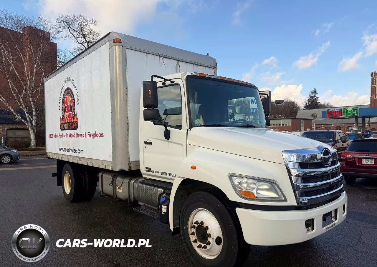 2013 Hino 258-268 - Trucks Box Truck