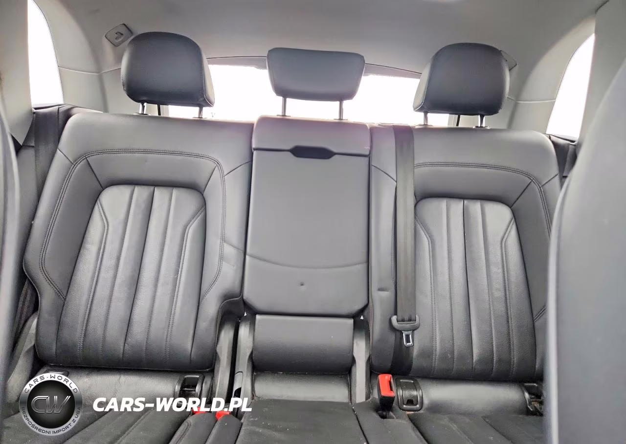 2018 Audi Q5 Premium Plus VIN:WA1BNAFY2J2222228 - 10