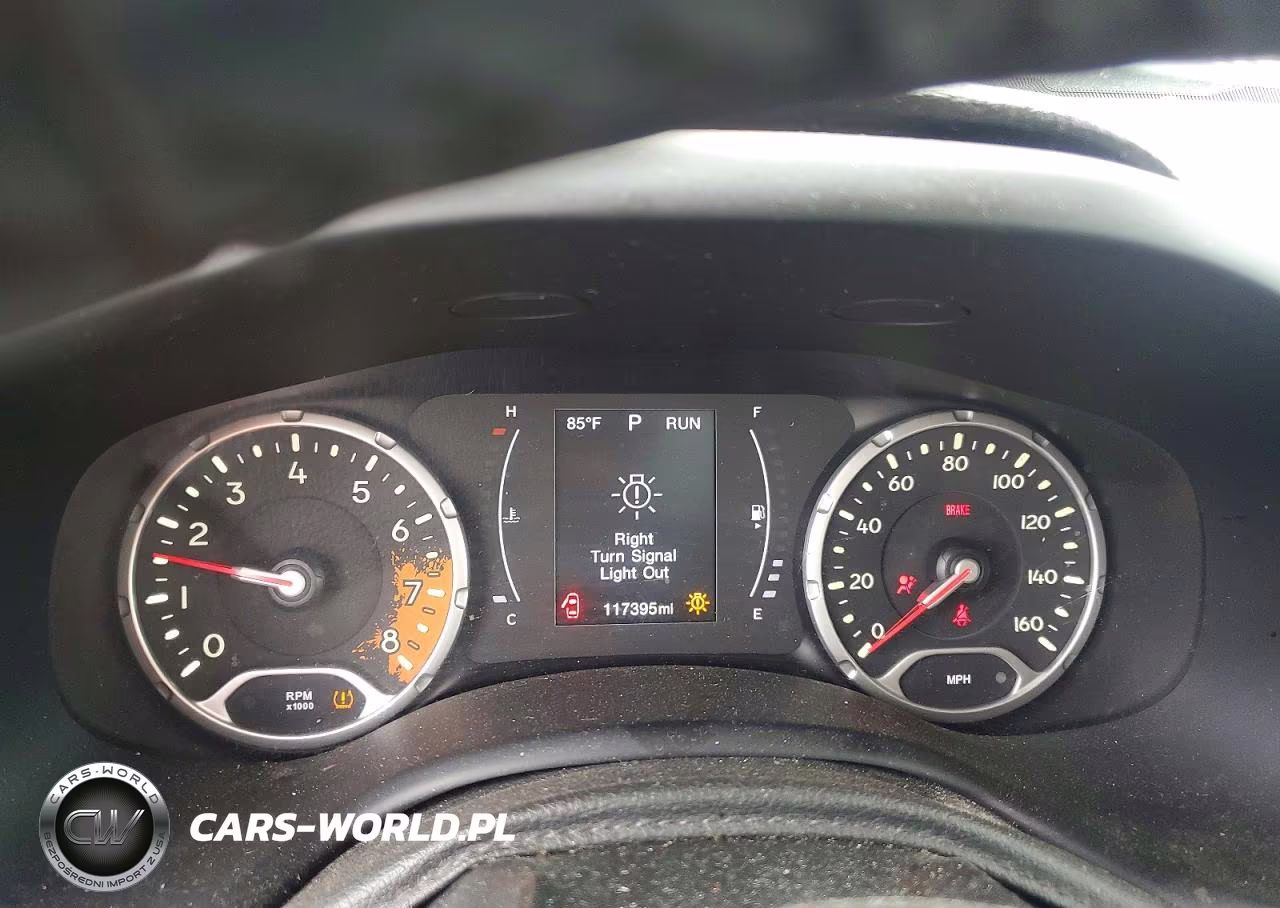 2018 Jeep Renegade Latitude VIN:ZACCJBBB0JPJ54043 - 9