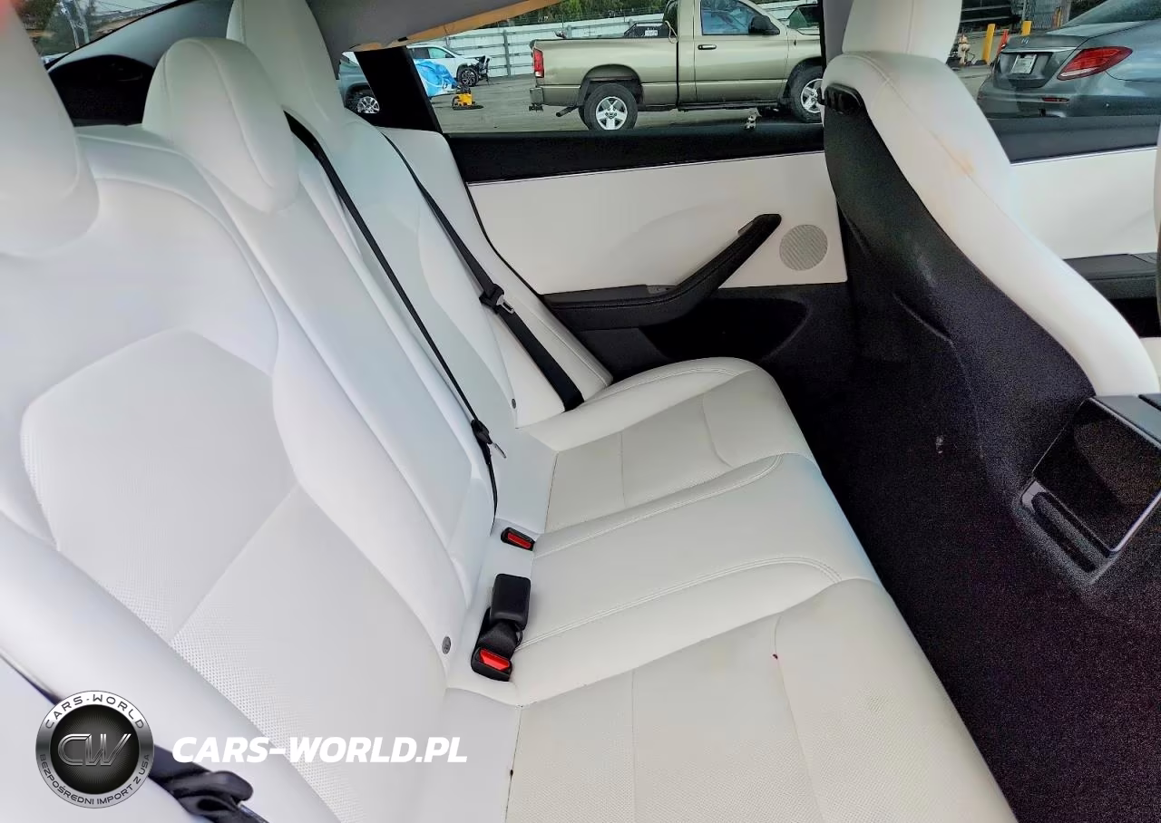 2025 Tesla Model 3 VIN:5YJ3E1EA7SF940337 - 10
