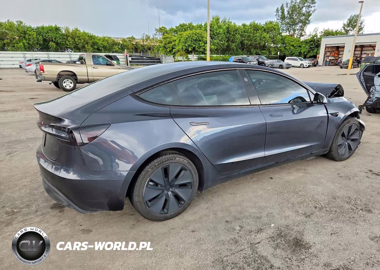 2025 Tesla Model 3 VIN:5YJ3E1EA7SF940337 - 3