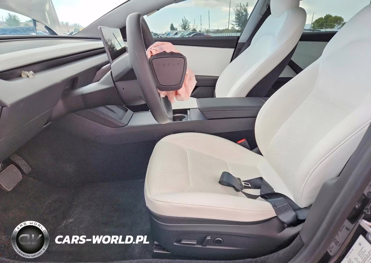 2025 Tesla Model 3 VIN:5YJ3E1EA7SF940337 - 7