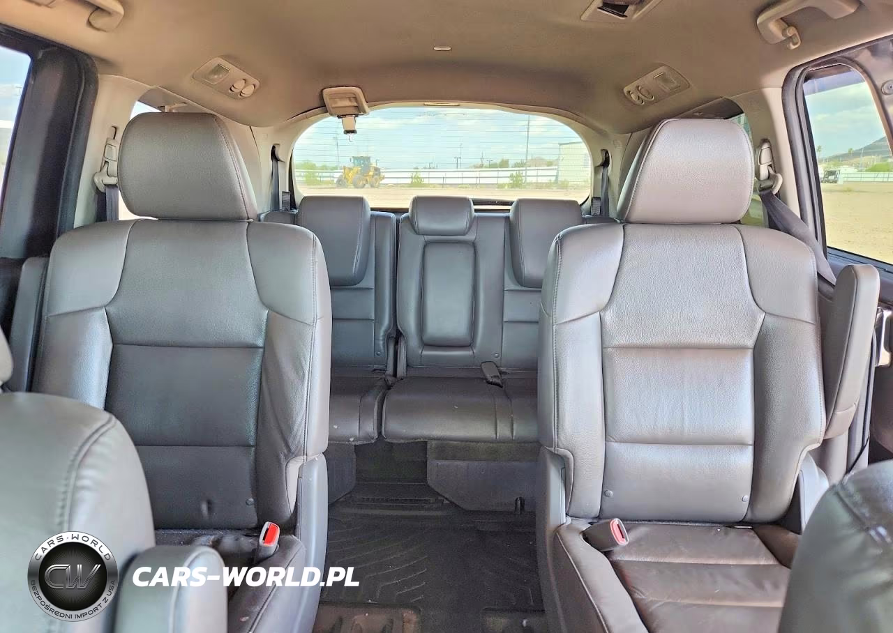2015 Honda Odyssey Touring VIN:5FNRL5H90FB002209 - 10