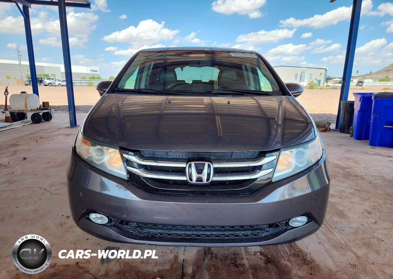 2015 Honda Odyssey Touring VIN:5FNRL5H90FB002209 - 5