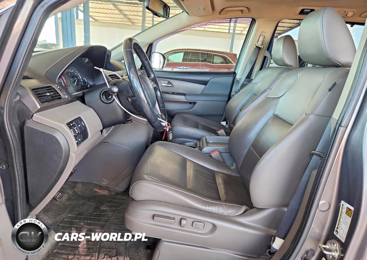 2015 Honda Odyssey Touring VIN:5FNRL5H90FB002209 - 7