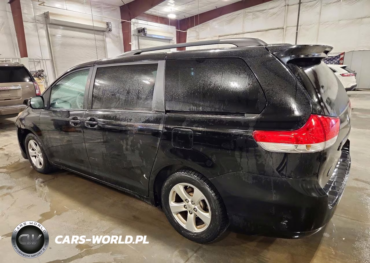 2014 Toyota Sienna Le VIN:5TDKK3DCXES472736 - 2