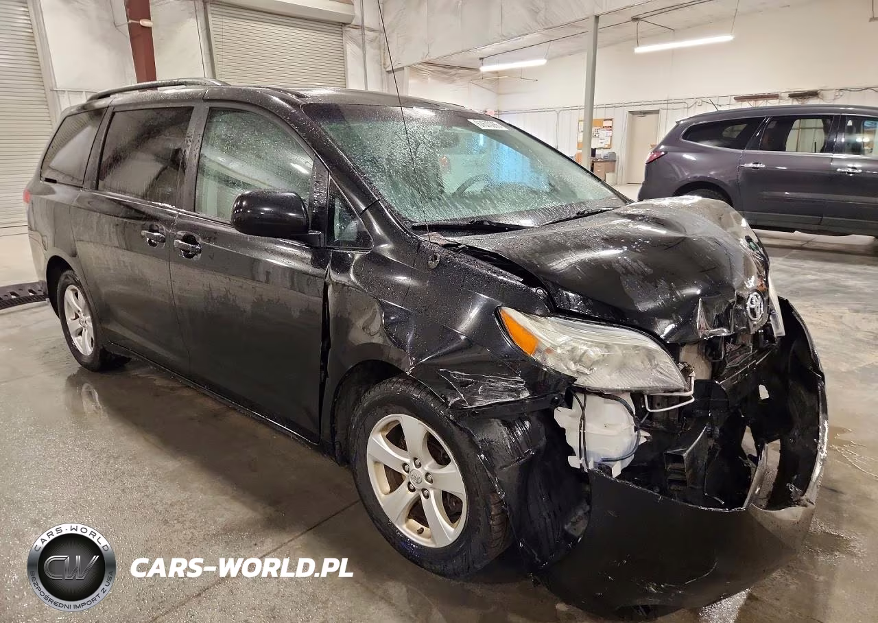 2014 Toyota Sienna Le VIN:5TDKK3DCXES472736 - 4