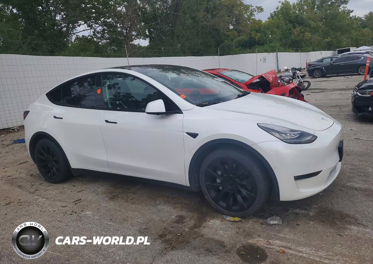 2021 Tesla Model Y VIN:5YJYGAEEXMF207589 - 4