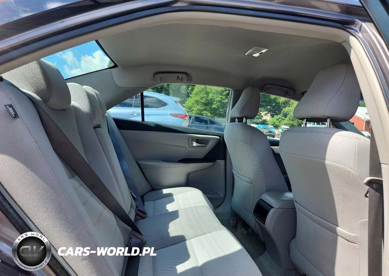 2016 Toyota Camry Le VIN:4T1BF1FK1GU163079 - 10