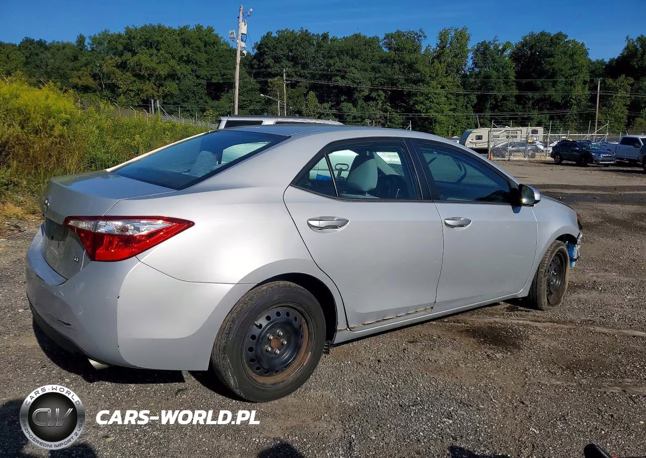 2015 Toyota Corolla Le VIN:2T1BURHE1FC359390 - 3