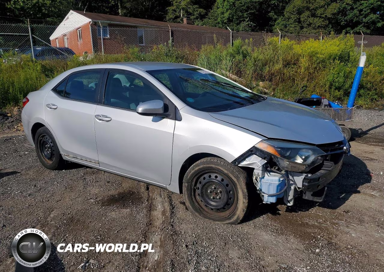 2015 Toyota Corolla Le VIN:2T1BURHE1FC359390 - 4