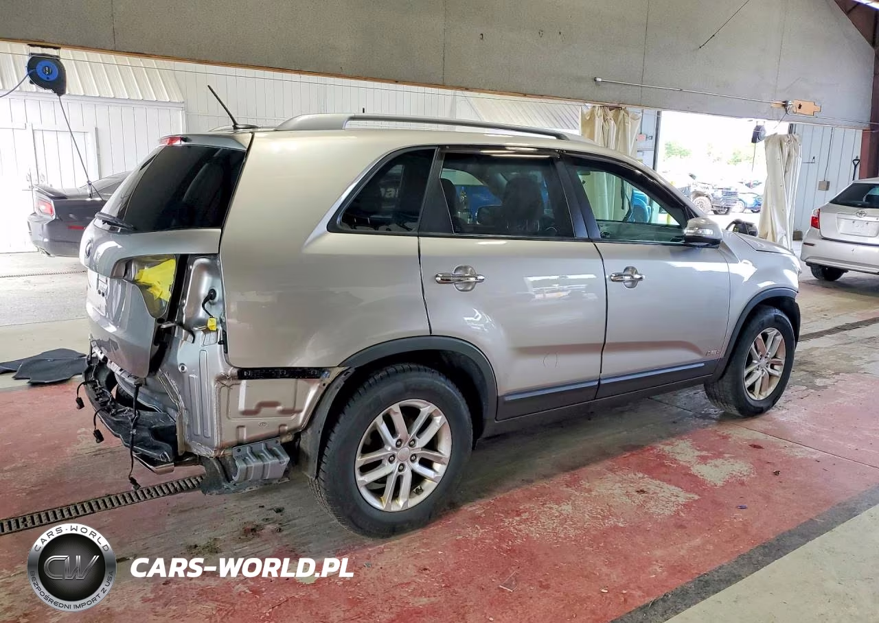 2014 Kia Sorento Lx VIN:5XYKTCA61EG530919 - 3