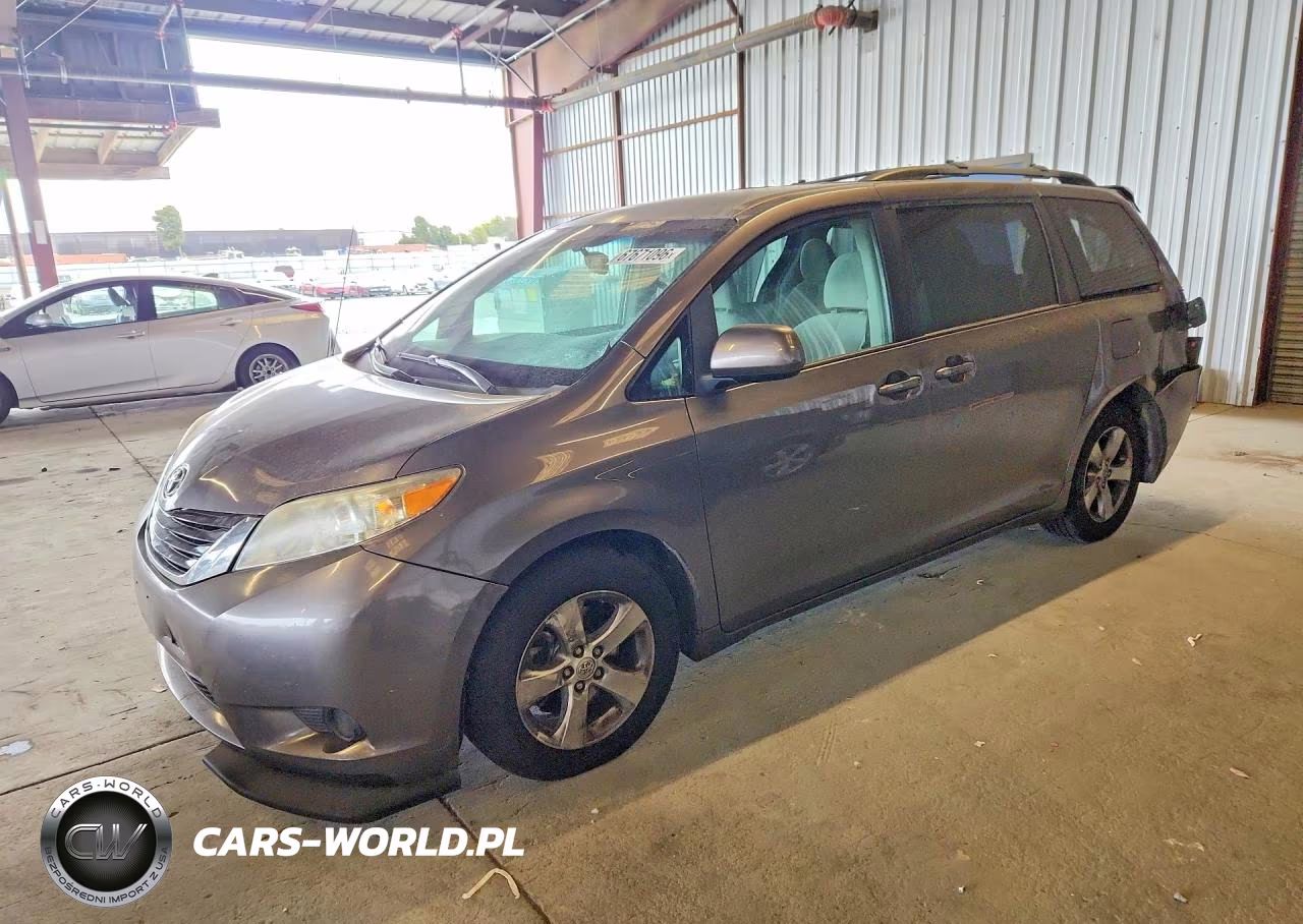 2014 Toyota Sienna Le VIN:5TDKK3DC3ES431865 - 1