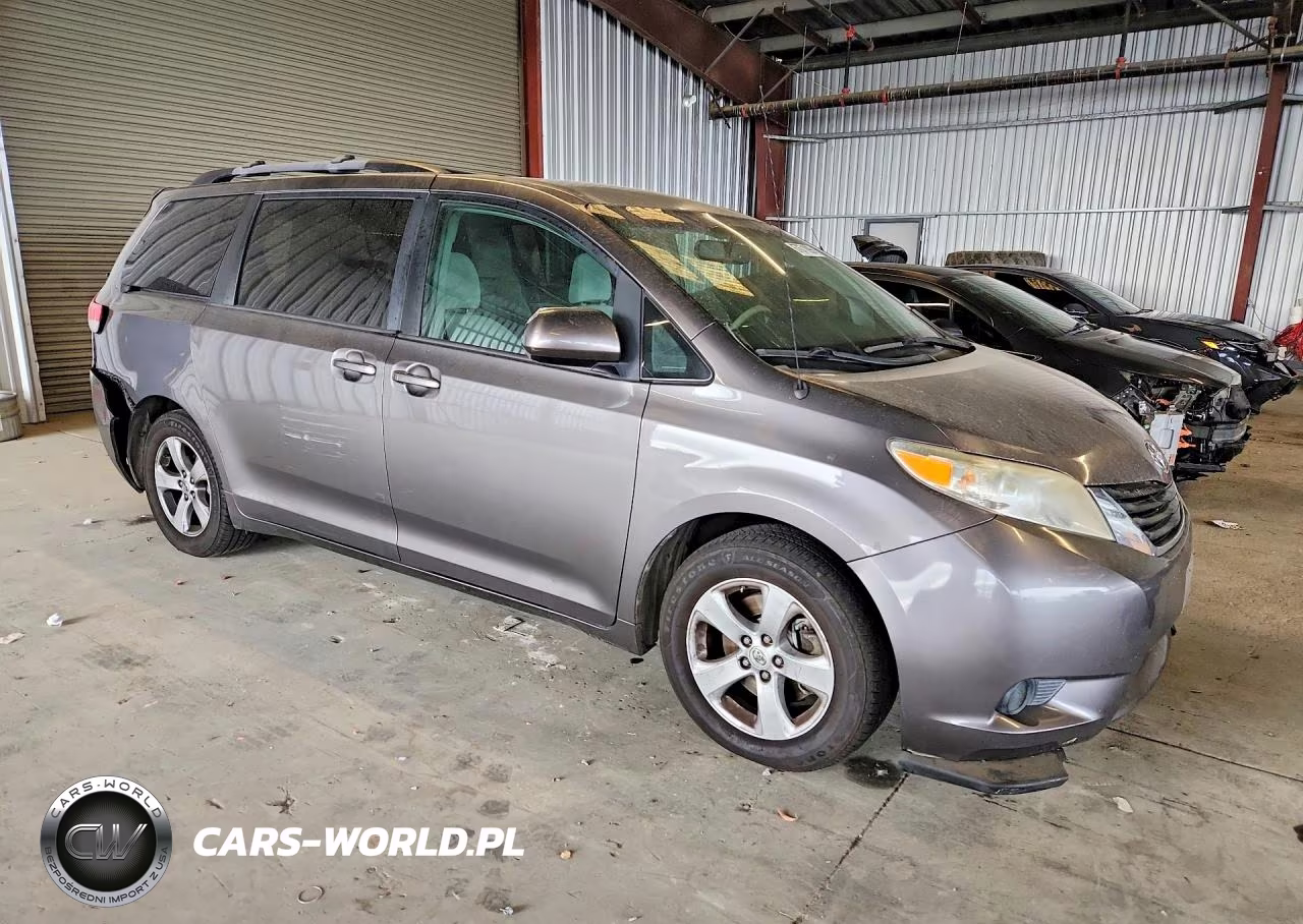 2014 Toyota Sienna Le VIN:5TDKK3DC3ES431865 - 4