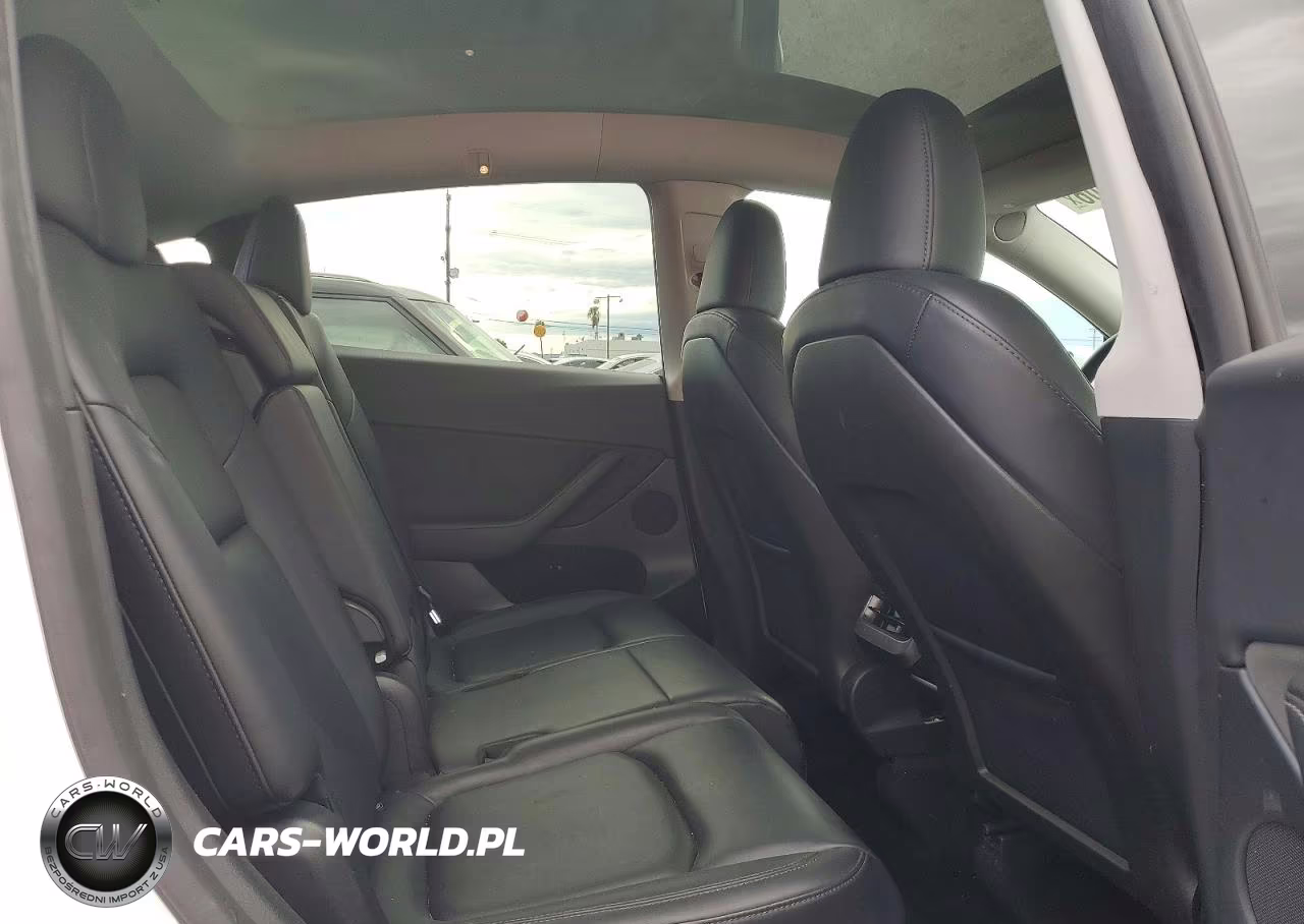 2024 Tesla Model Y VIN:7SAYGAEE5RF046188 - 11